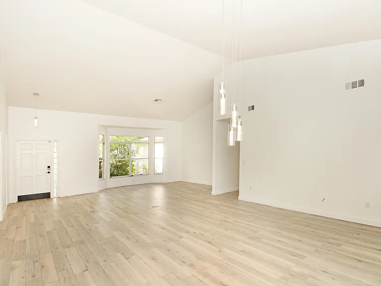 896 Rose Ct — Photo 23