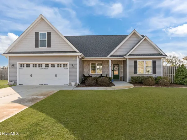 28 S Lord Wallace Court, Rocky Point, NC 28457