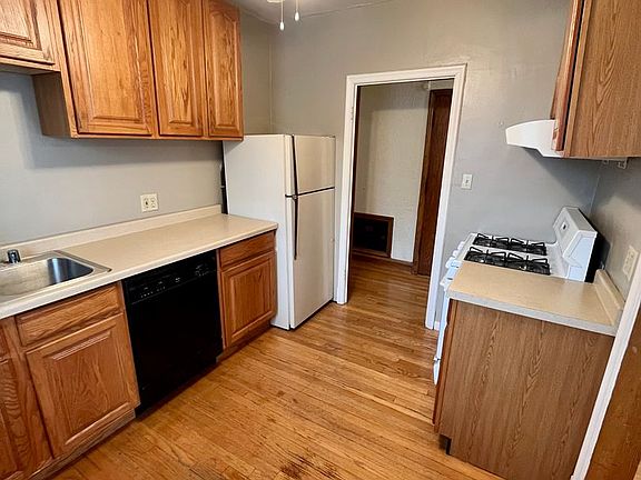 4th image of 1515 S 90th St #203