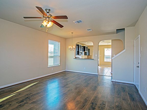 5th image of 1512 Paint Brush Dr