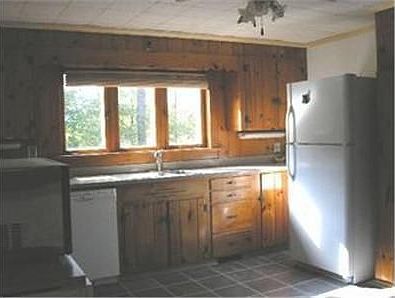 4th image of 15 Peterson St