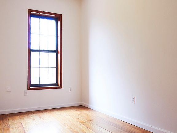 5th image of 1097 Putnam Ave #2