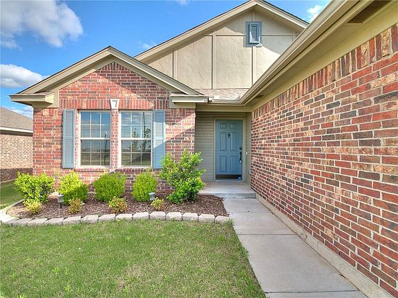 2nd image of 916 Lerkim Ln