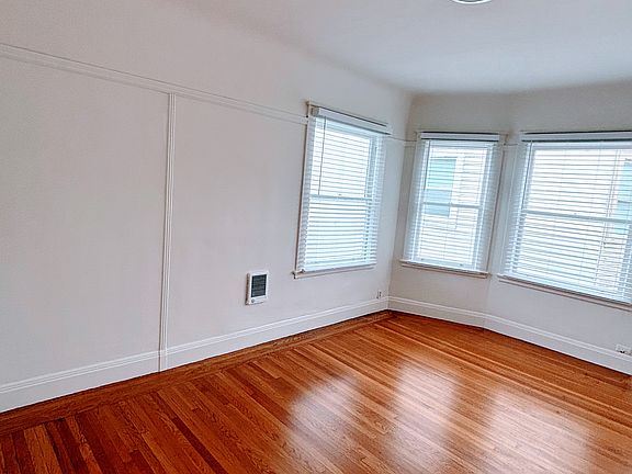 4th image of 530 Lake St APT 11