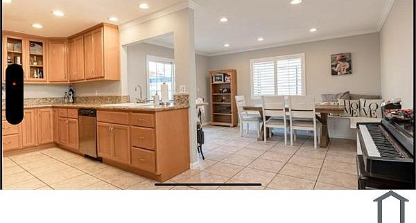 1st image of 320 Lannis Ct