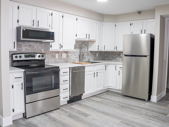 3rd image of 111 W Park Ave APT 101