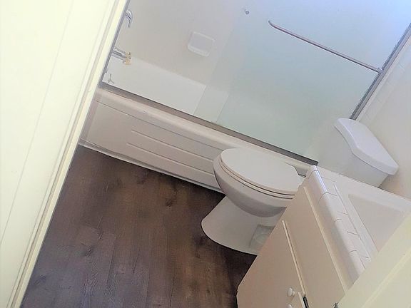 4th image of 16721 Sherman Way APT 16