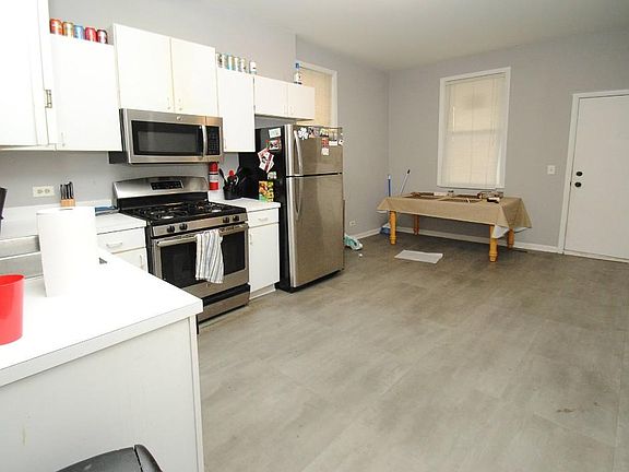 5th image of 3256 N Southport Ave #2F