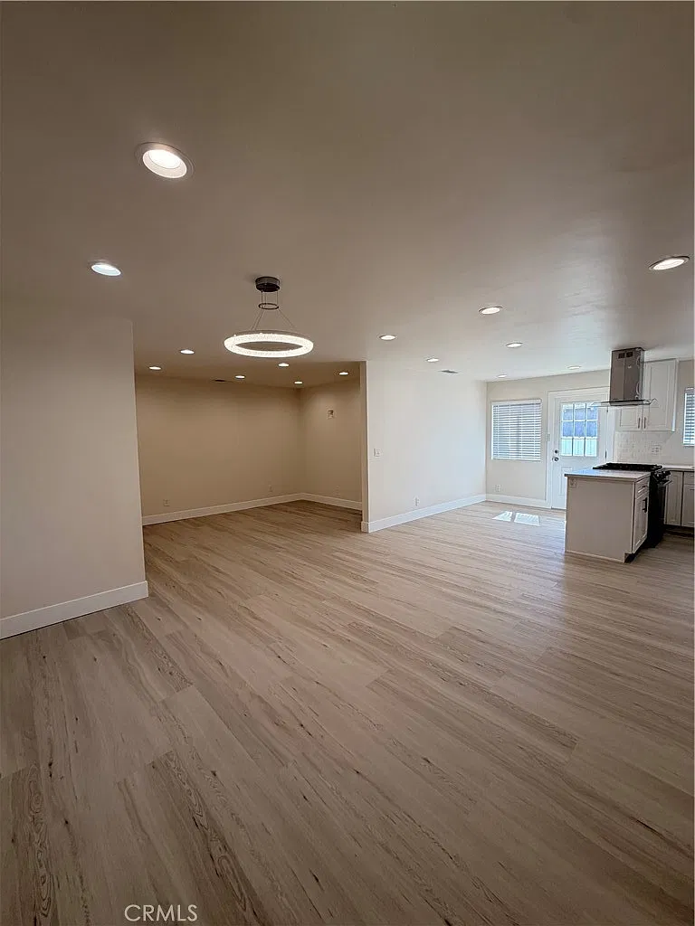 3 bed, 2.5 bath, 1500 sqft, $4,200 — Photo 3