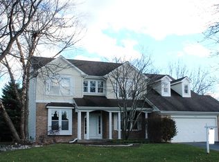 1521 Lilac Dr, Crystal Lake, IL 60014