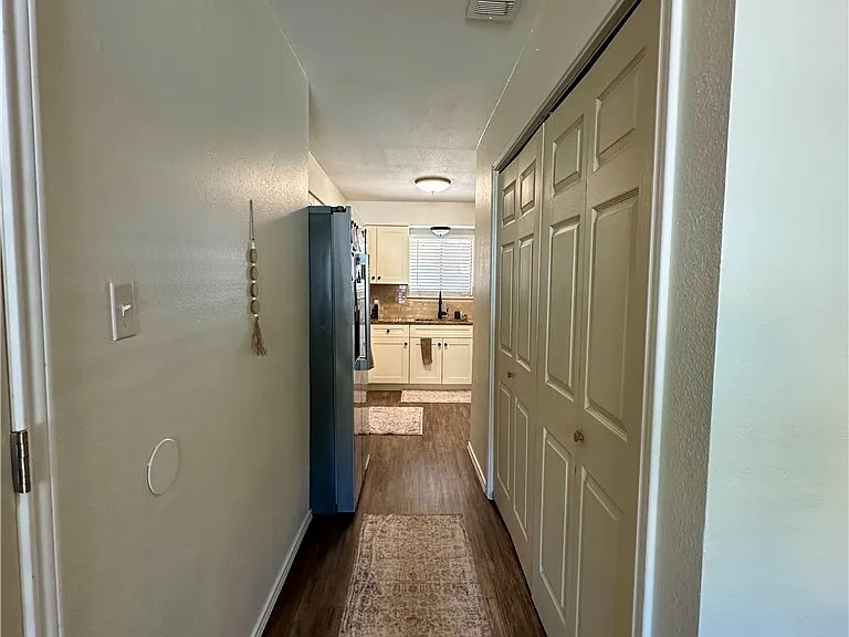 1213 Montreal Dr — Photo 9