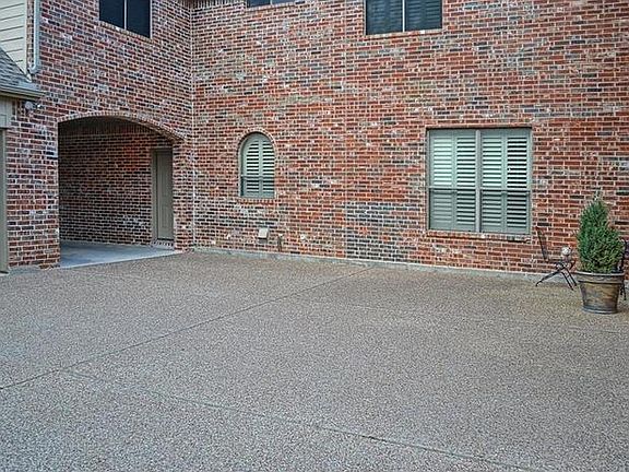 4th image of 1210 Monticello Dr