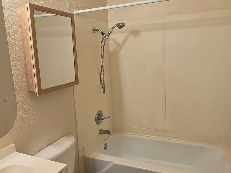 922A Kings Rd #A — Photo 4