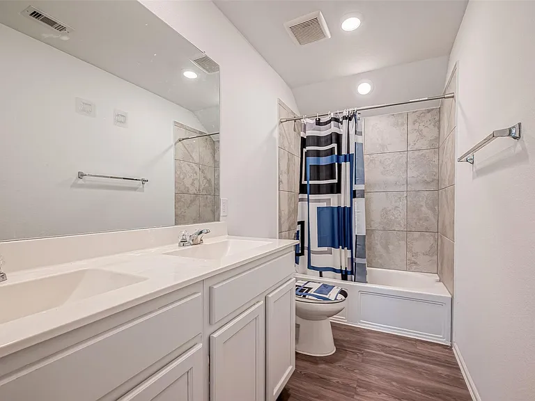7603 Rainy Valley Ln — Photo 17