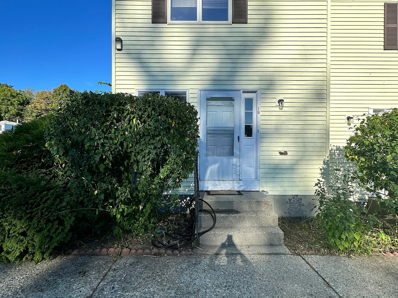 2 bed, 1.5 bath, 896 sqft, $1,700 — Photo 1
