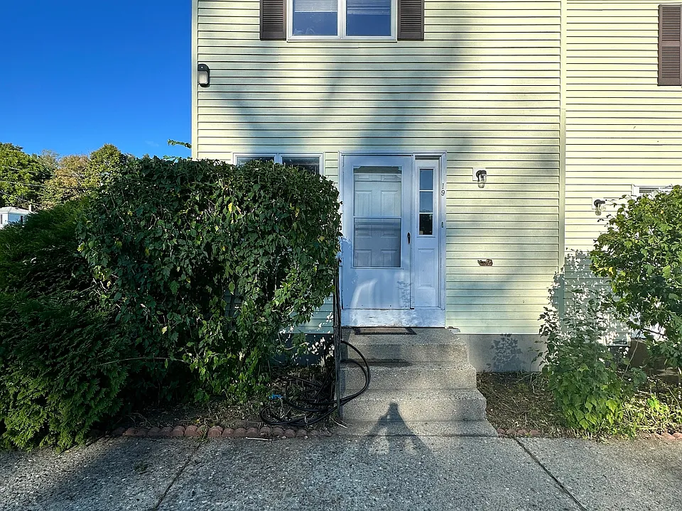 21 Gallup St