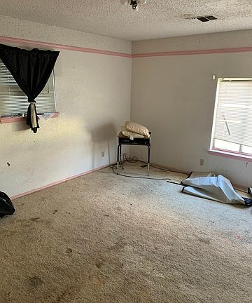 4th image of 4411 Seabreeze Dr