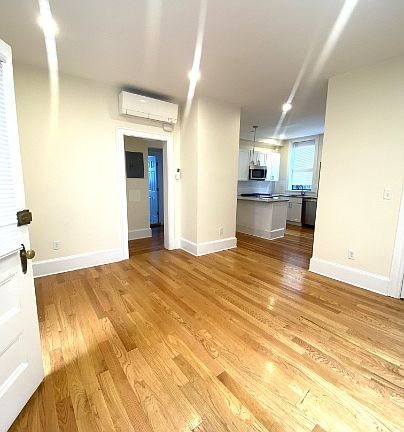 5th image of 11 Seaverns Ave #3R
