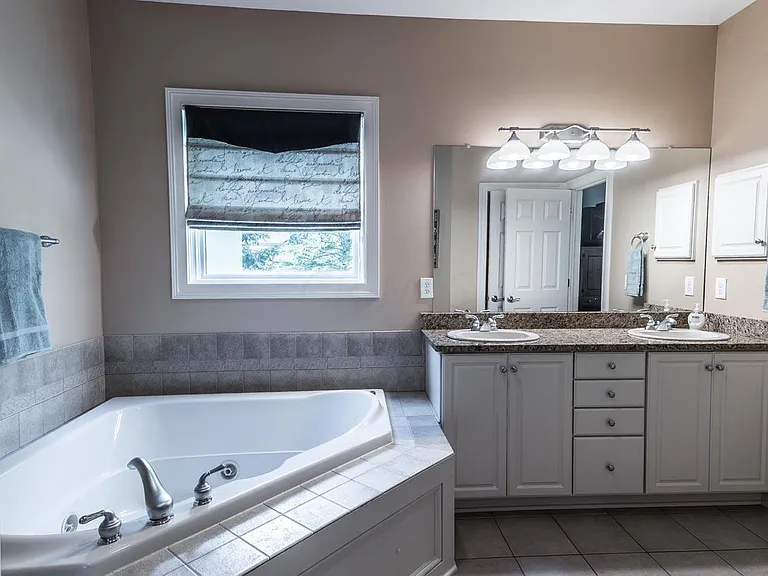 2497 Coltsbridge Dr — Photo 15