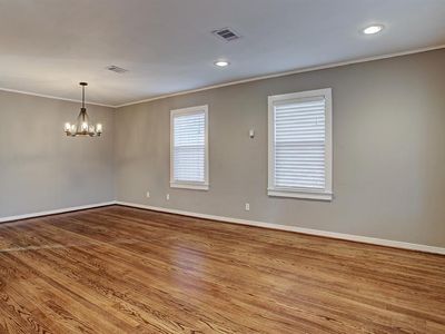 843 T C Jester Blvd, Houston, TX, 77008