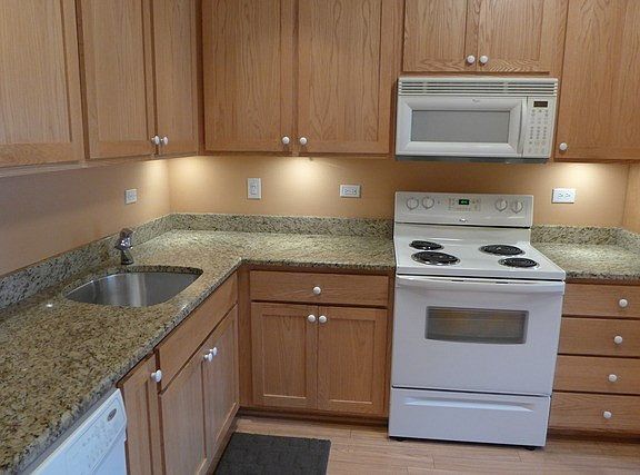 2nd image of 10509 S Claremont Ave #1S