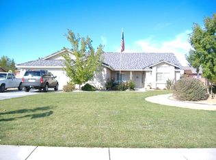 13798 Ivanpah Rd, Apple Valley, CA 92307