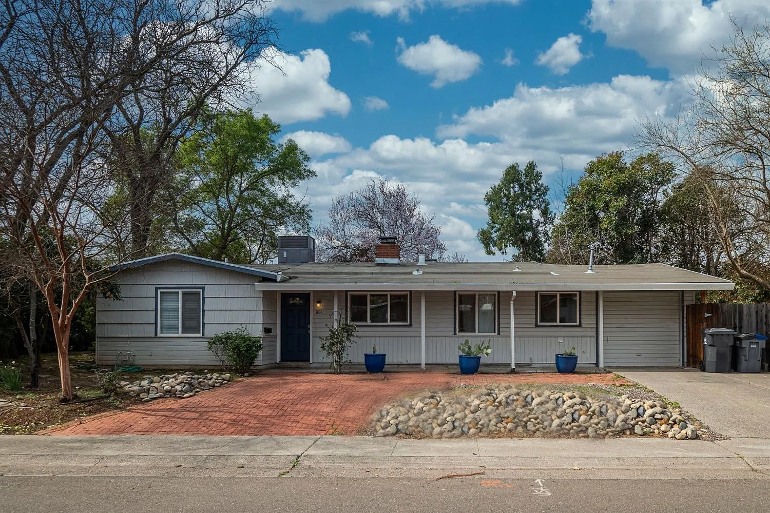 801 Oeste Dr photo 1