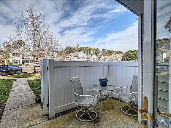 3rd image of 4688 Twin Hickory Lake Dr