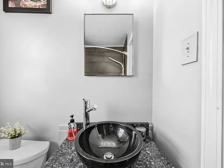5212 Fredcrest Rd — Photo 4