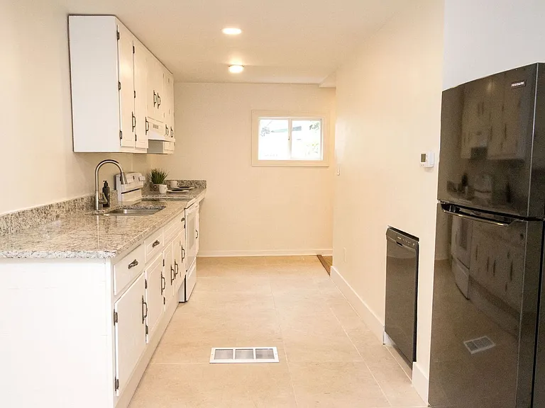 814 N Germantown Rd — Photo 3