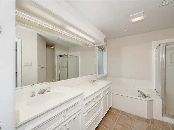 705 Summerglen Dr, College Station, TX 77840