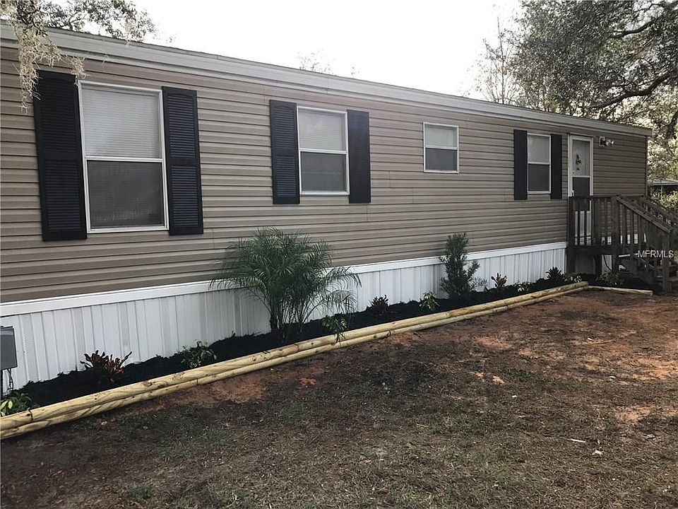 1st image of 2480 Carriage Dr