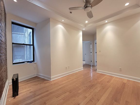 4th image of 3149 Broadway APT 17