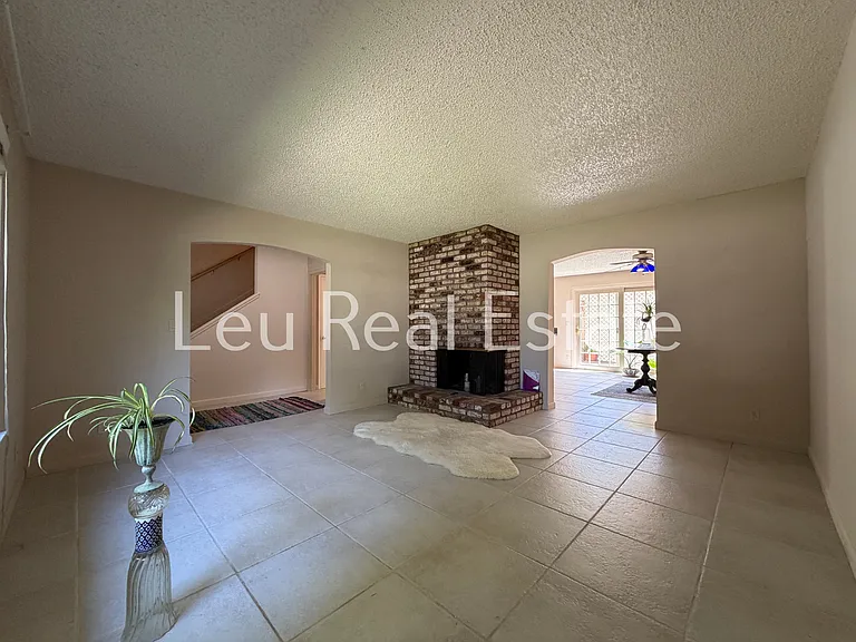 2223 Bridlewood Dr — Photo 8