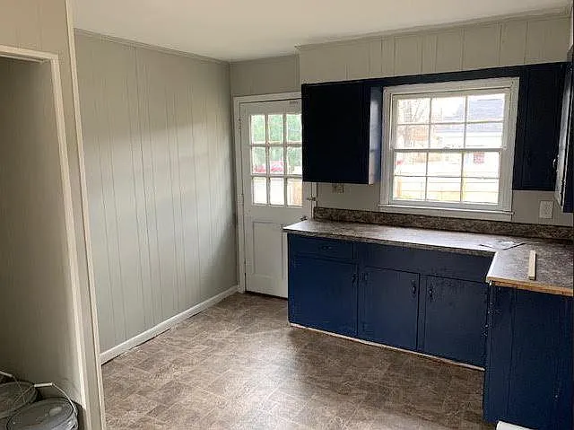 404 E Webb St — Photo 4