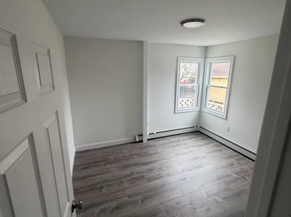 20 Grove St #2A, Peekskill, NY 10566