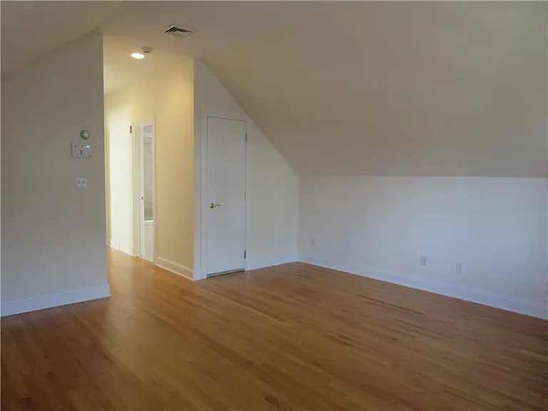 116 E Elm St #A — Photo 11
