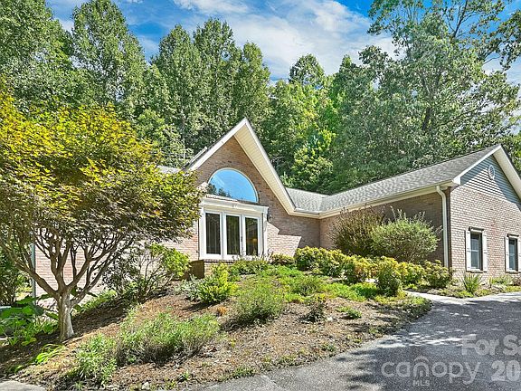2nd image of 4311 Cove Loop Rd