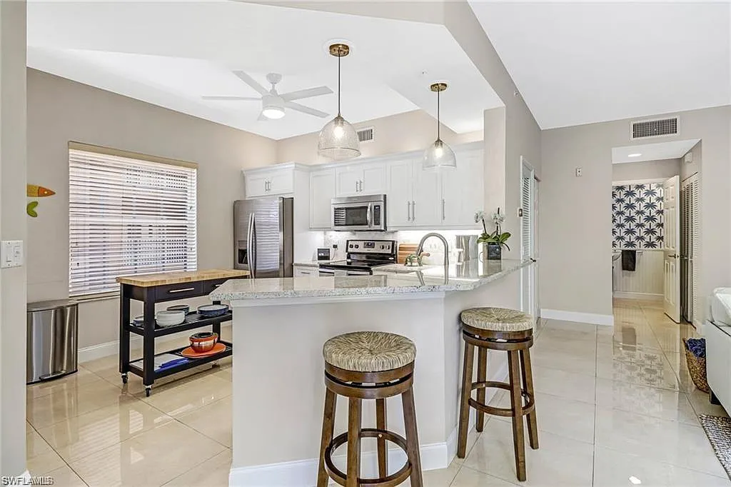 1 bed, 1.5 bath, 1126 sqft, $8,000 — Photo 4