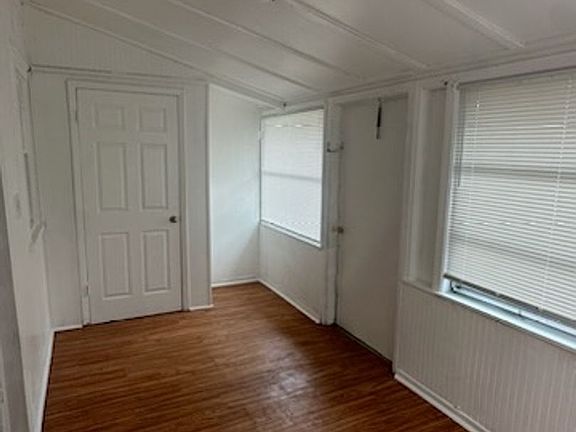 3rd image of 113 Bluefield Ave