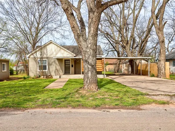 104 SW 8th St, Lindsay, OK 73052