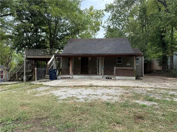 2449 McKinley Ave, Kansas City, MO 64129