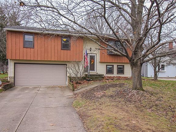 2nd image of 1860 Melville Cir