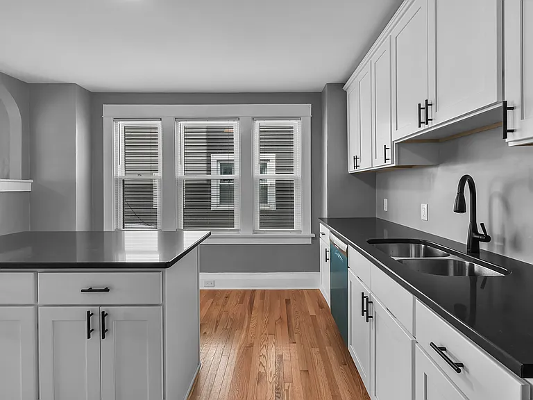 49 Virgil Ave — Photo 16