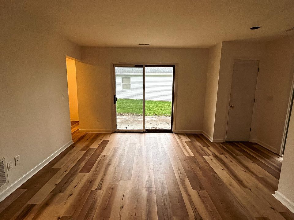 1st image of 487 Oxford Dr APT B