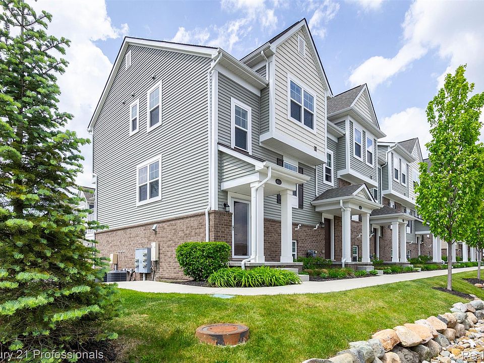 1st image of 4918 Treeside Ln #27