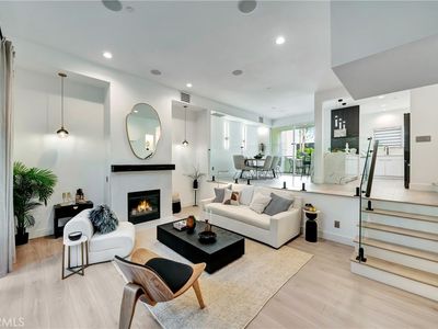 1020 Hilldale Ave, West Hollywood, CA, 90069