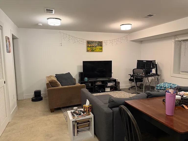 605 N Irving St #7 — Photo 3