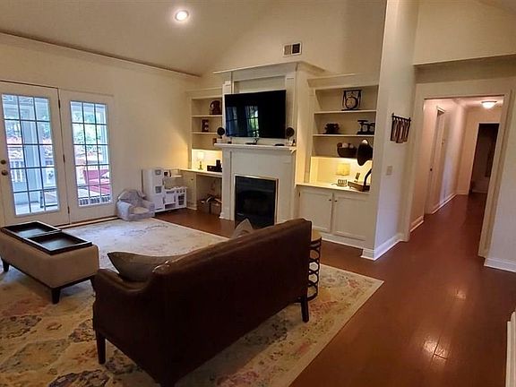 5th image of 1480 Nottingham Dr
