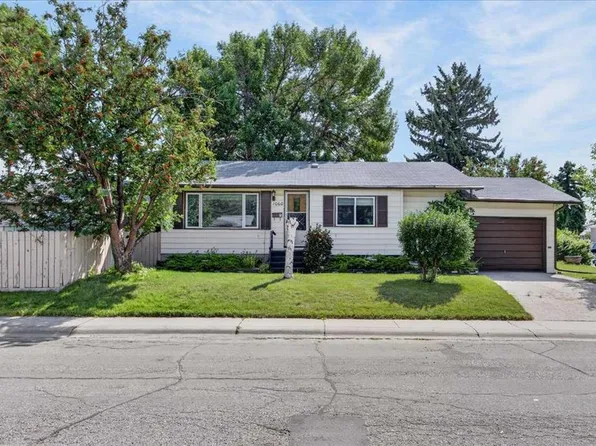 1060 SW Motherwell Rd NE, Calgary, AB T2E 6E7